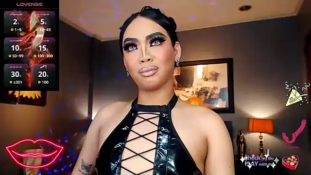 Snapshot of FridaHumphrey chatting on November 25, 6:19 pm FridaHumphrey online show from November 25, 6:19 pm