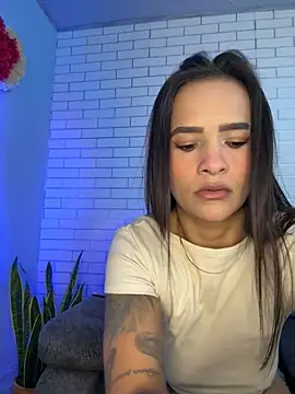 Im Fernanda online show from October 3, 11:40 am