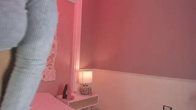 VictoriaPowell online show from September 13, 3:45 pm