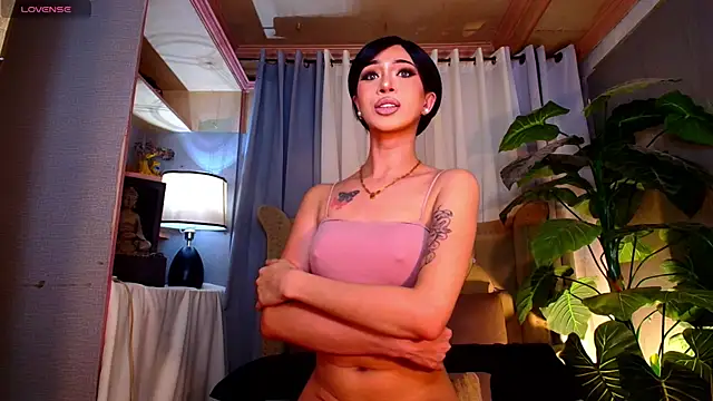 Snapshot of UrMassiveCockSabrinaOnTop chatting on November 16, 6:24 pm UrMassiveCockSabrinaOnTop online show from November 16, 6:24 pm