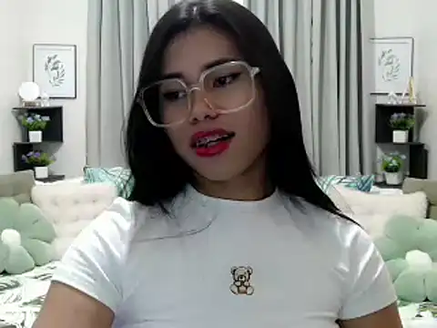 Snapshot of PrettyBlythes_TS chatting on October 12, 7:35 pm PrettyBlythes TS online show from October 12, 7:35 pm