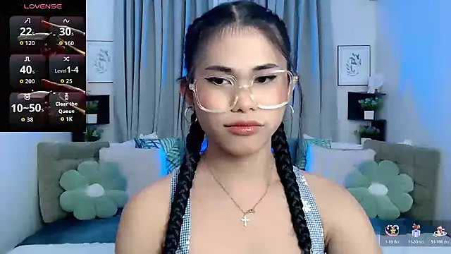 Snapshot of PrettyBlythes_TS chatting on October 21, 11:33 am PrettyBlythes TS online show from October 21, 11:33 am