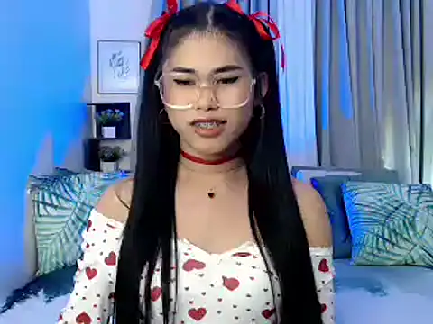 Snapshot of PrettyBlythes_TS chatting on November 3, 11:22 am PrettyBlythes TS online show from November 3, 11:22 am