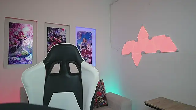 NicoleCrawft online show from September 10, 7:03 pm