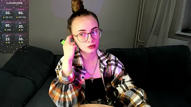 MewStella online show from November 13, 4:50 pm