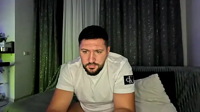 Gold Alpha Boy online show from September 28, 5:51 pm