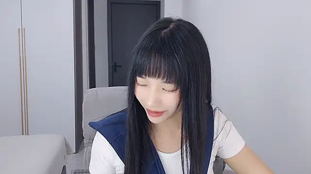 Snapshot of Lisa-3333 chatting on September 18, 2:30 pm Lisa-3333 online show from September 18, 2:30 pm