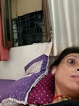 ISHANI-SINGH online show from September 9, 1:43 pm