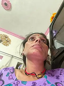 ISHANI-SINGH online show from November 10, 2:49 pm