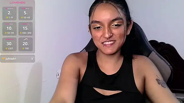 Snapshot of Ari_20_ chatting on October 1, 11:33 pm Ari 20 online show from October 1, 11:33 pm