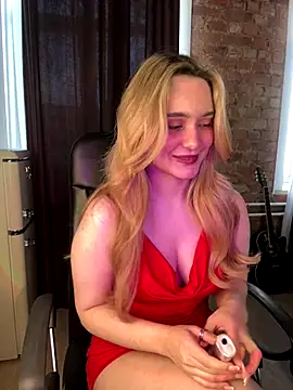 Snapshot of Chloe_Ravens chatting on October 19, 6:14 am Chloe Ravens online show from October 19, 6:14 am