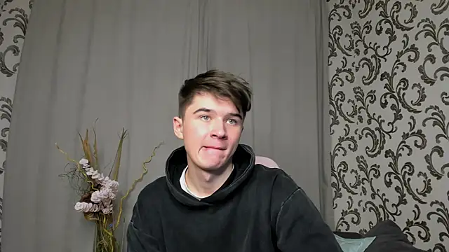 Snapshot of SherlockMax chatting on September 16, 4:08 pm SherlockMax online show from September 16, 4:08 pm