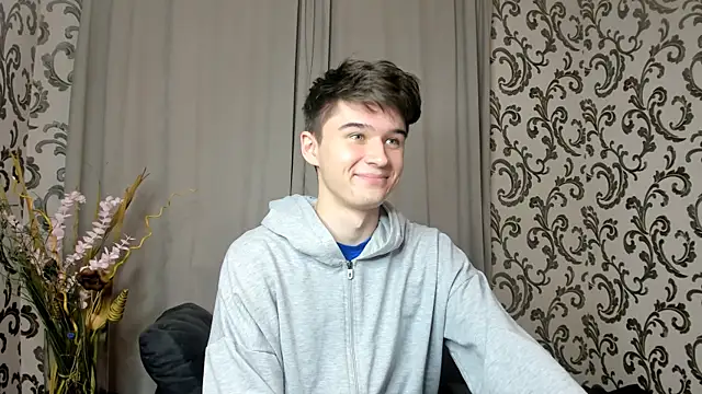 Snapshot of SherlockMax chatting on October 4, 6:39 pm SherlockMax online show from October 4, 6:39 pm