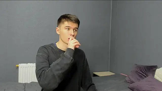 Snapshot of SherlockMax chatting on November 14, 7:56 pm SherlockMax online show from November 14, 7:56 pm