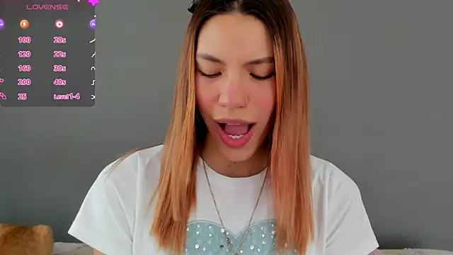 Snapshot of AntonellaaRossii chatting on October 2, 1:18 pm AntonellaaRossii online show from October 2, 1:18 pm