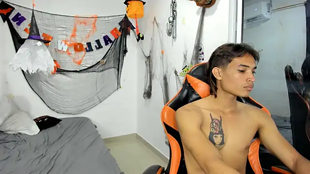 kenshi roa online show from November 15, 9:00 pm