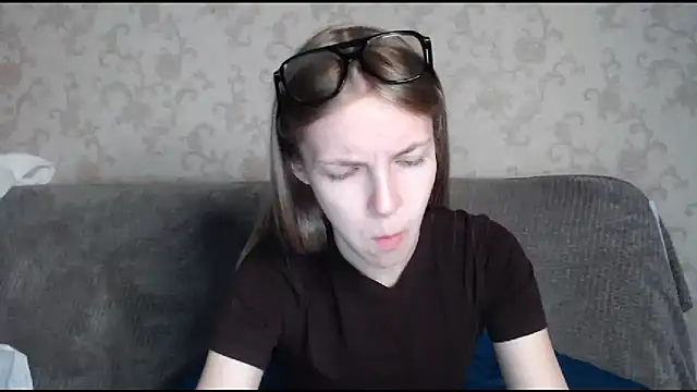 HitGyrl online show from October 24, 1:13 am