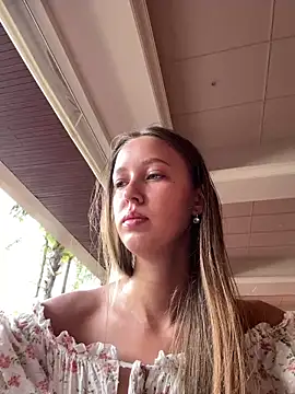 Snapshot of ElliRose chatting on October 15, 2:01 am ElliRose online show from October 15, 2:01 am