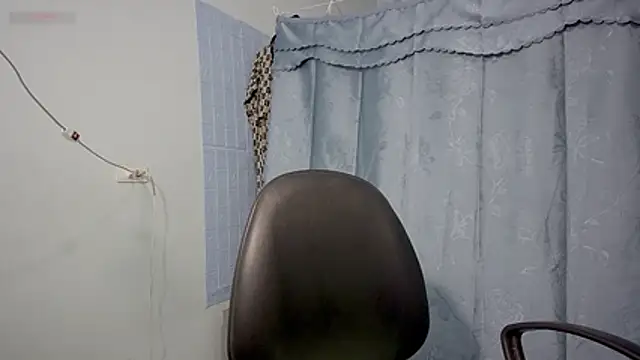 Snapshot of _Sara_768 chatting on October 12, 2:21 am Sara 768 online show from October 12, 2:21 am