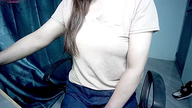 Snapshot of _Sara_768 chatting on October 30, 7:58 pm Sara 768 online show from October 30, 7:58 pm