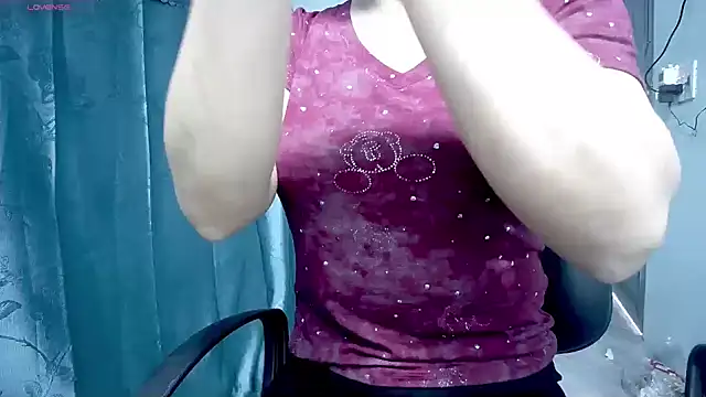 Snapshot of _Sara_768 chatting on December 1, 8:19 am Sara 768 online show from December 1, 8:19 am