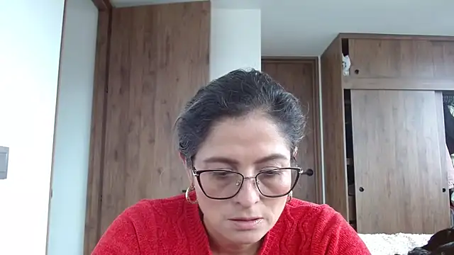 Snapshot of linda-mature43 chatting on September 10, 4:51 pm linda-mature43 online show from September 10, 4:51 pm