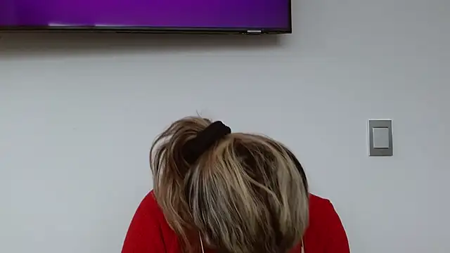 Snapshot of linda-mature43 chatting on October 8, 11:52 am linda-mature43 online show from October 8, 11:52 am