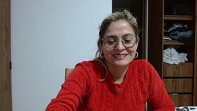 Snapshot of linda-mature43 chatting on October 8, 11:57 pm linda-mature43 online show from October 8, 11:57 pm