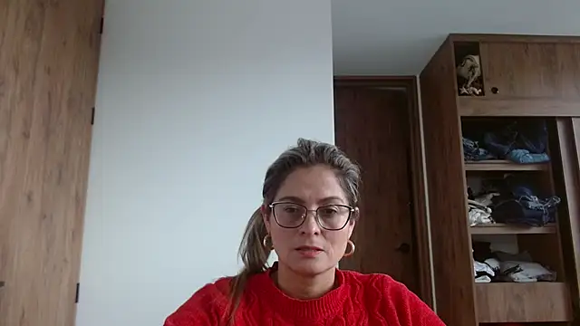 Snapshot of linda-mature43 chatting on November 4, 7:13 pm linda-mature43 online show from November 4, 7:13 pm