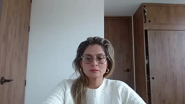 Snapshot of linda-mature43 chatting on November 5, 1:22 pm linda-mature43 online show from November 5, 1:22 pm