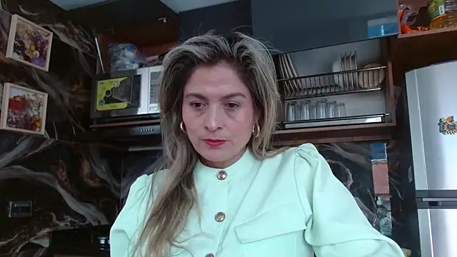 Snapshot of linda-mature43 chatting on November 11, 3:34 pm linda-mature43 online show from November 11, 3:34 pm