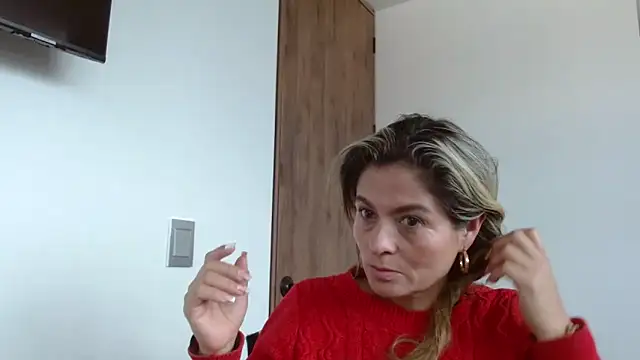 Snapshot of linda-mature43 chatting on November 14, 12:37 pm linda-mature43 online show from November 14, 12:37 pm