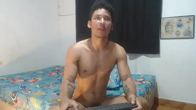 Snapshot of RuiMaddoox chatting on September 16, 11:00 am RuiMaddoox online show from September 16, 11:00 am