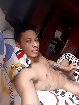 Snapshot of RuiMaddoox chatting on October 3, 1:52 pm RuiMaddoox online show from October 3, 1:52 pm