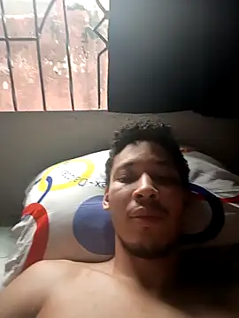 Snapshot of RuiMaddoox chatting on October 6, 11:07 am RuiMaddoox online show from October 6, 11:07 am