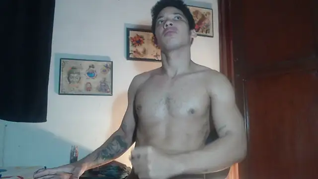 Snapshot of RuiMaddoox chatting on October 11, 12:15 pm RuiMaddoox online show from October 11, 12:15 pm