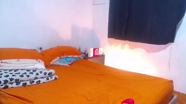 Snapshot of RuiMaddoox chatting on October 17, 6:32 pm RuiMaddoox online show from October 17, 6:32 pm