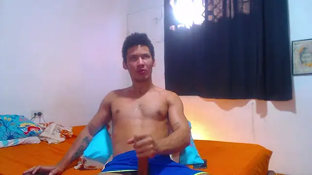 Snapshot of RuiMaddoox chatting on October 19, 12:17 pm RuiMaddoox online show from October 19, 12:17 pm