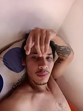 Snapshot of RuiMaddoox chatting on November 14, 2:05 pm RuiMaddoox online show from November 14, 2:05 pm