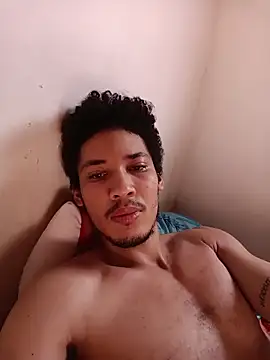 Snapshot of RuiMaddoox chatting on November 23, 1:44 pm RuiMaddoox online show from November 23, 1:44 pm