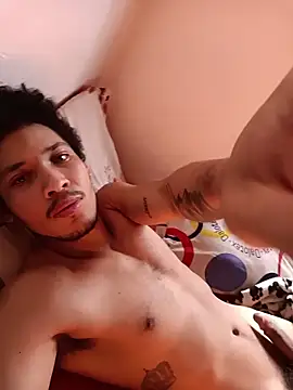 Snapshot of RuiMaddoox chatting on November 25, 1:55 pm RuiMaddoox online show from November 25, 1:55 pm