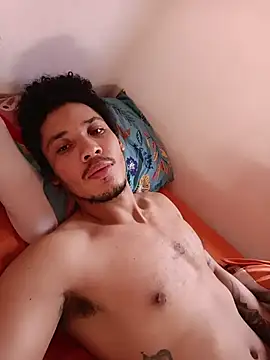 Snapshot of RuiMaddoox chatting on November 26, 1:34 pm RuiMaddoox online show from November 26, 1:34 pm