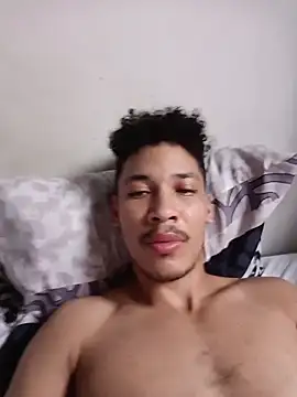 Snapshot of RuiMaddoox chatting on December 16, 12:21 pm RuiMaddoox online show from December 16, 12:21 pm