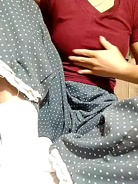 Snapshot of daisy_will chatting on October 23, 12:43 am daisy will online show from October 23, 12:43 am