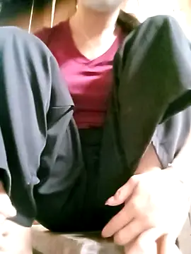 Snapshot of daisy_will chatting on November 17, 3:23 am daisy will online show from November 17, 3:23 am