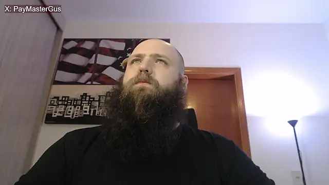 Snapshot of PayMasterGus chatting on October 6, 3:04 am PayMasterGus online show from October 6, 3:04 am