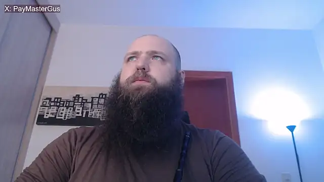 Snapshot of PayMasterGus chatting on November 5, 5:40 am PayMasterGus online show from November 5, 5:40 am