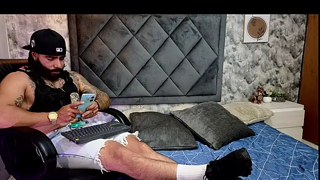 Apolo rousse1 online show from October 8, 8:50 pm