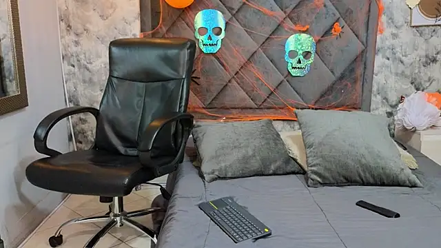 Apolo rousse1 online show from October 14, 9:15 pm