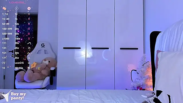 Snapshot of Ellamilano9 chatting on February 11, 7:16 pm Ellamilano9 online show from February 11, 7:16 pm